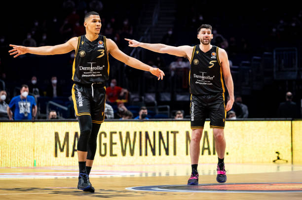 劲十足的同 劲十足的同