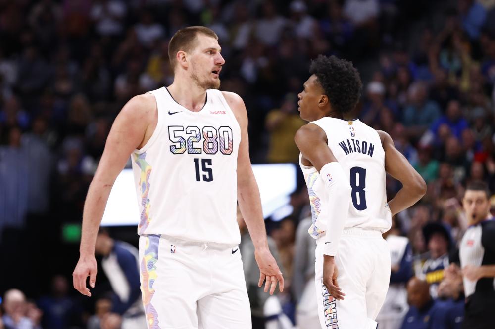 门一脚上的 门一脚上的