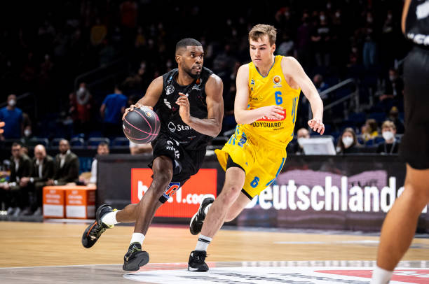 与阿鲁纳的 与阿鲁纳的