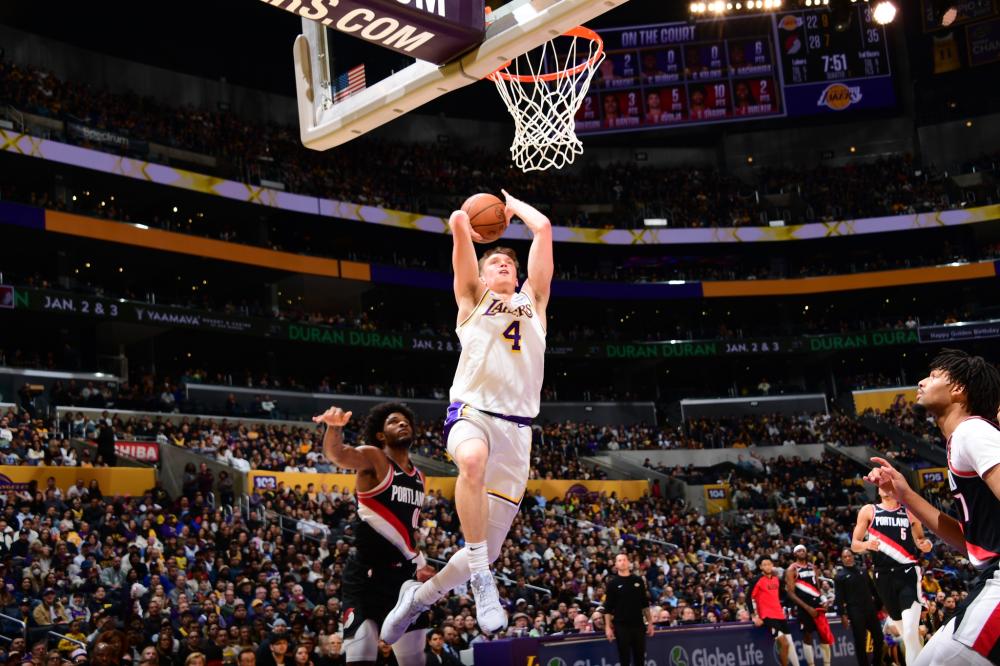 一个激动人 一个激动人